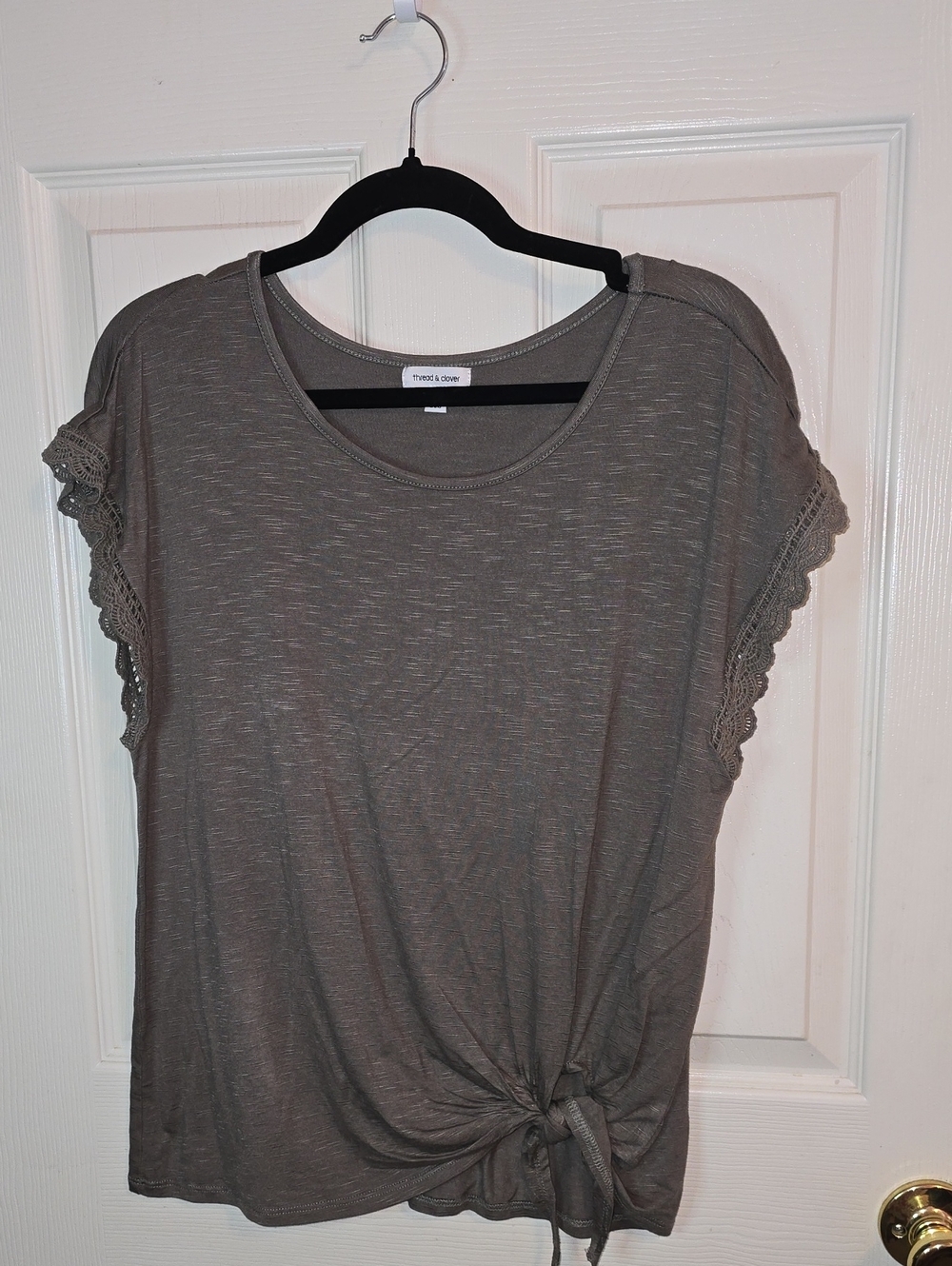 Olive Lace-Trim Tie-Hem Short Sleeve Tee